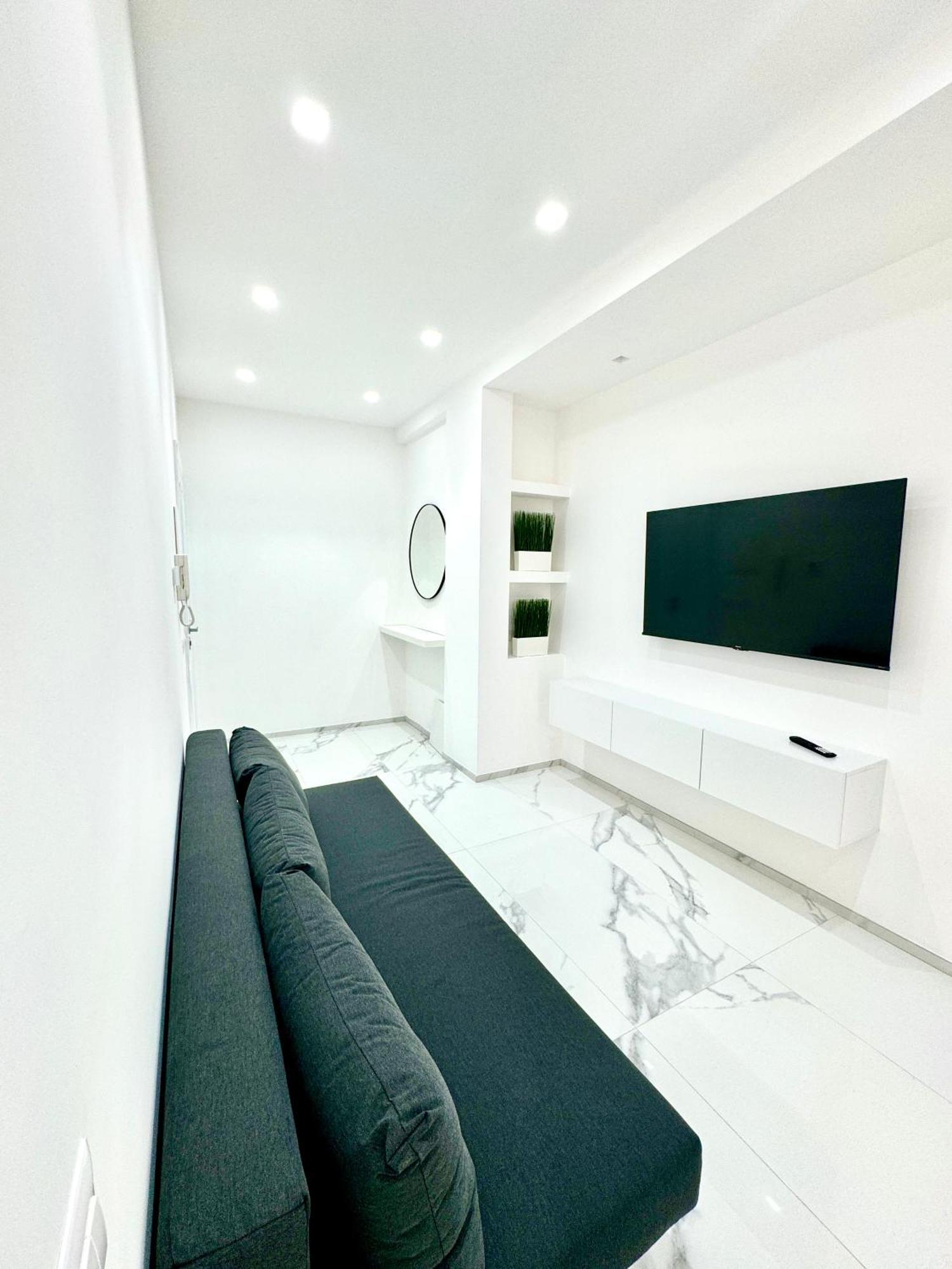 Licheni R-Home Roma Esterno foto