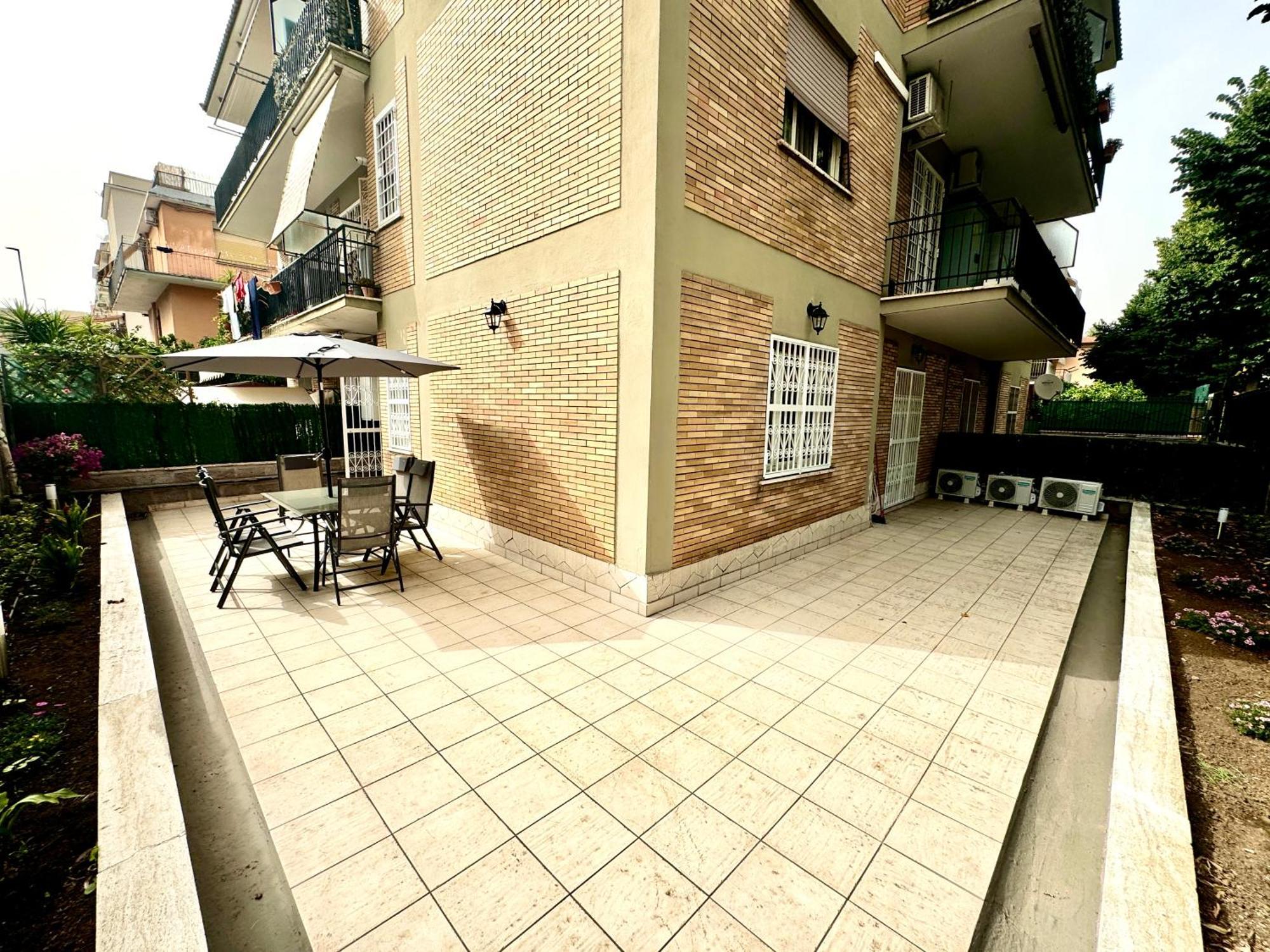 Licheni R-Home Roma Esterno foto
